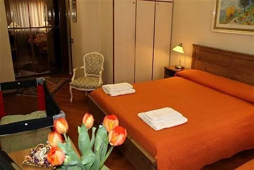 Kosher B&B The Home In 로마