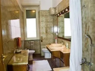 Kosher B&B The Home In 로마