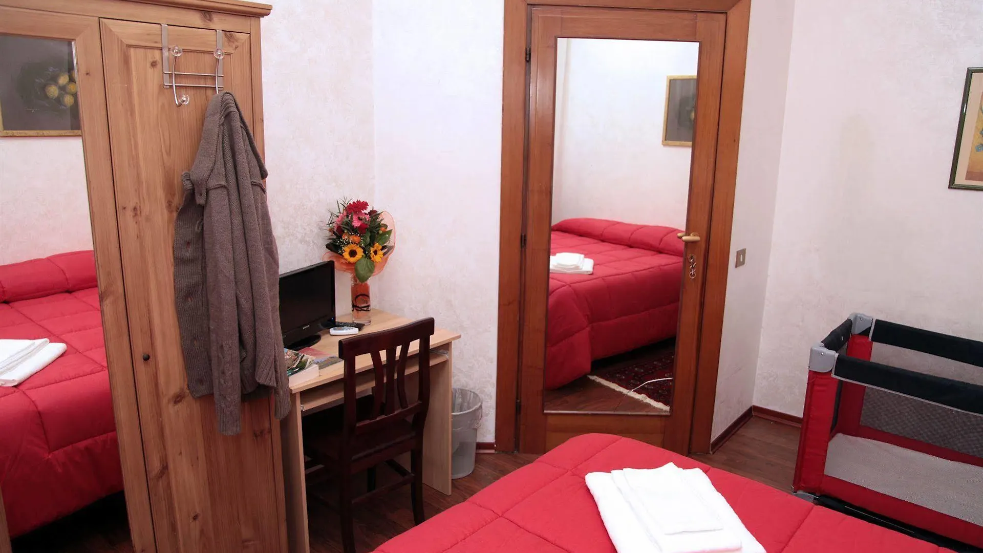 Kosher B&B The Home In 로마