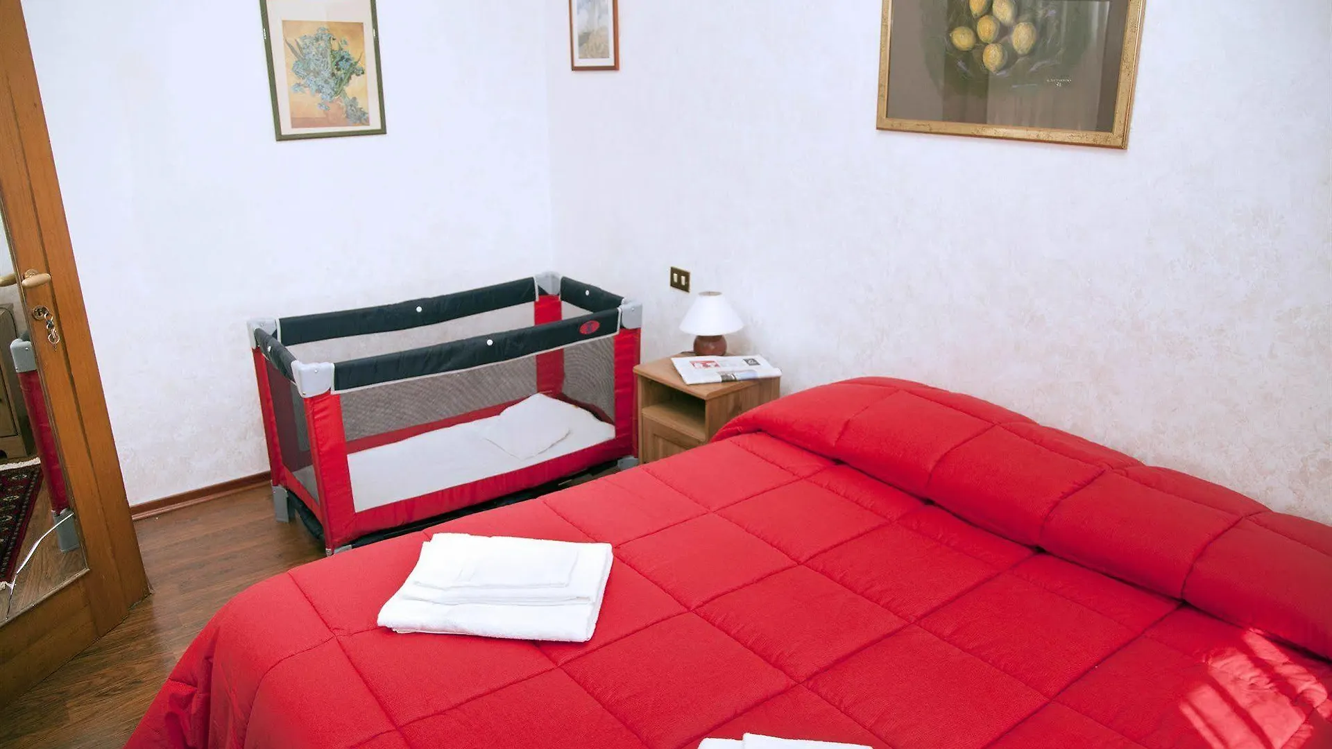 Kosher B&B The Home In 로마
