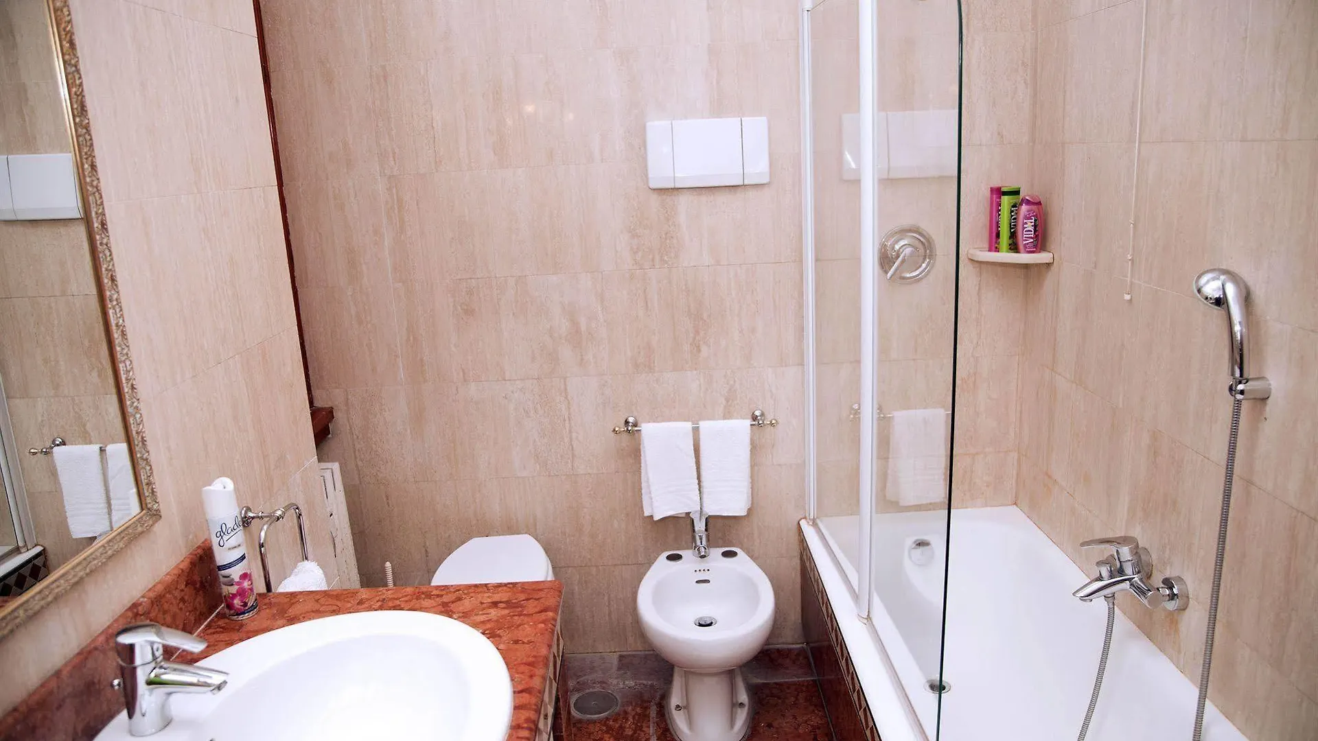 Kosher B&B The Home In 로마 3*,
