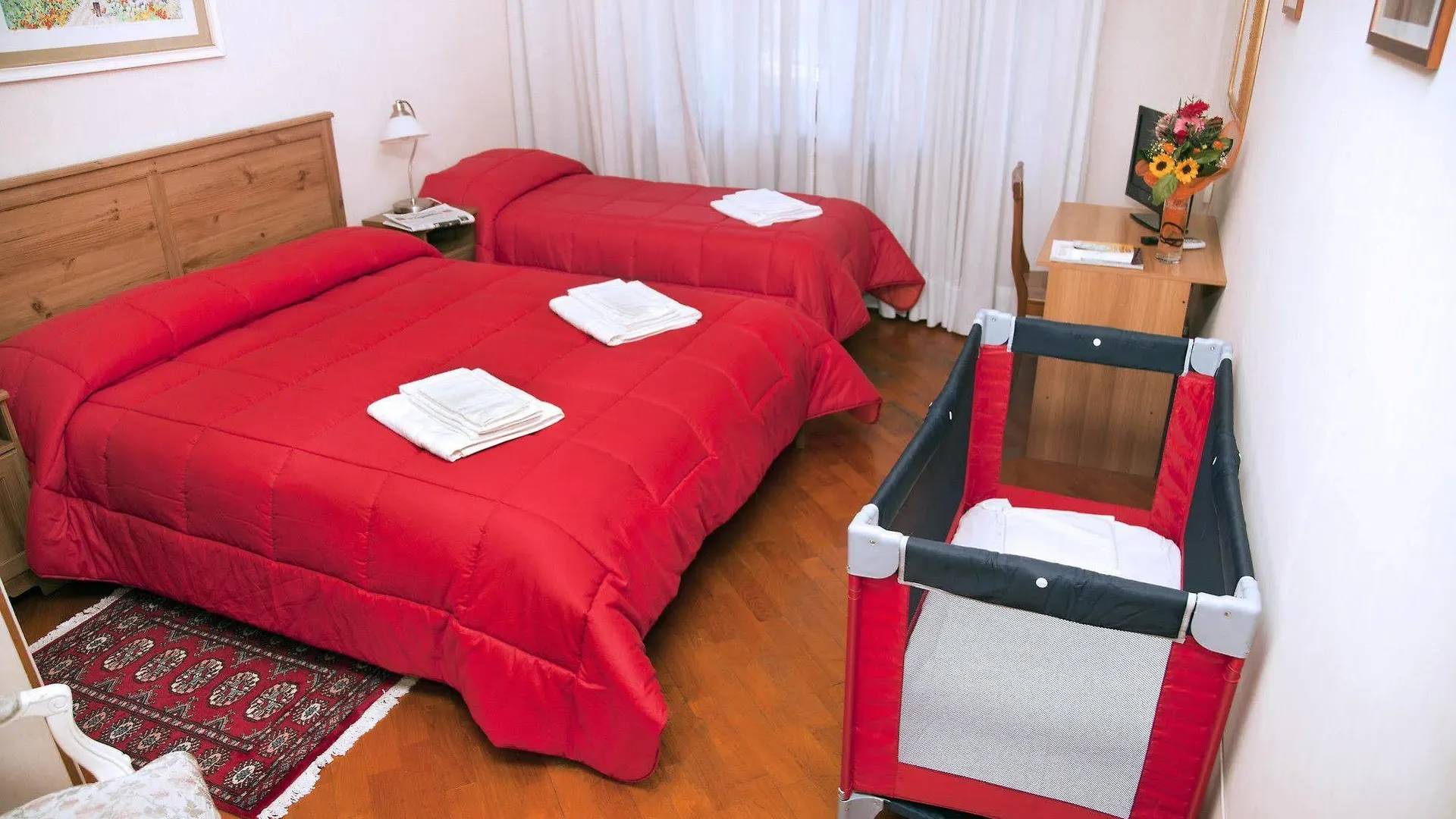 Kosher B&B The Home In 로마 3*,