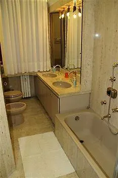 Kosher B&B The Home in Rom