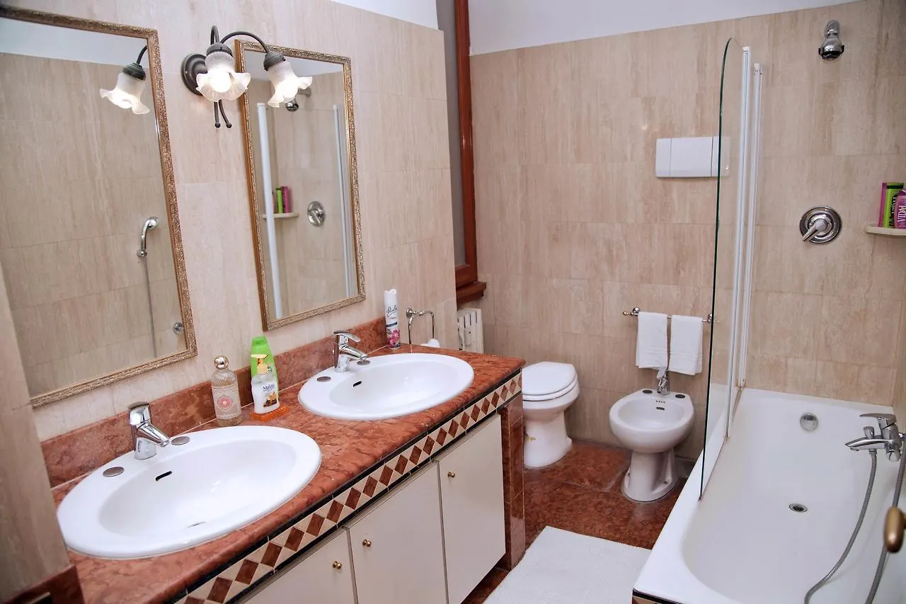 Kosher B&B The Home In Rom Bed & Breakfast